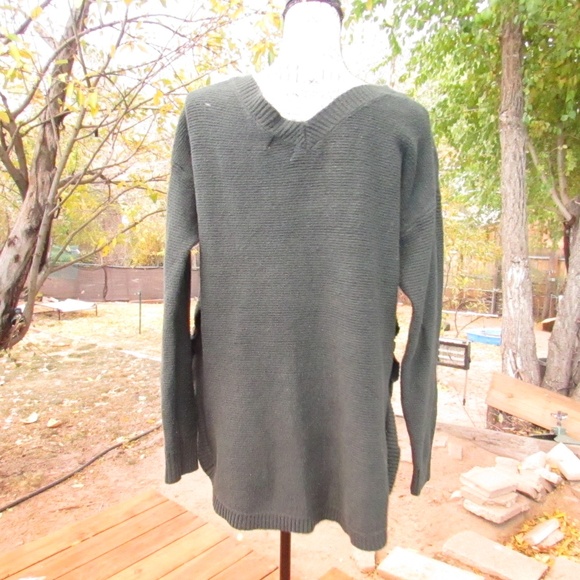 Isabel by Ingrid & Isabel Dark Gray V-Neck Sweater - Picture 5 of 5